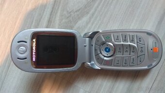 Motorola V500 - 6