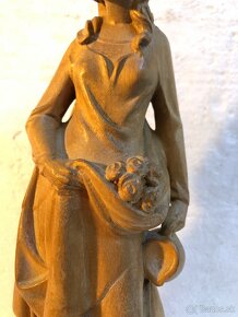Stará krásna drevená socha Svätá Alžbeta - 6