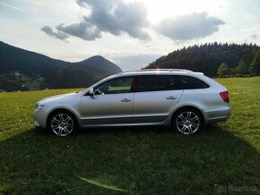 ŠKODA Superb Kombi 2.0 TDI 4x4 (2011) - 6