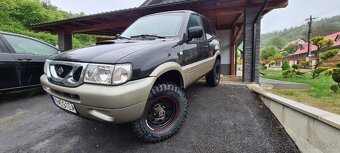 Nissan Terrano 2 - 6