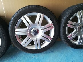 Alu kola orig. WV  5X112, zimni pneu 225/45 r17 ET37 - 6