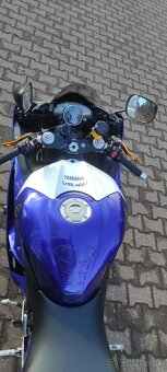 Yamaha R6 - 6