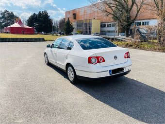 Volkswagen Passat 1.9TDI BlueMotion - 6