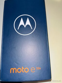 Predám telefón Motorola E32s - 6