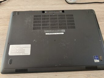 Dell Latitude E5550 - 6