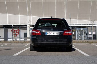 Mercedes-Benz E trieda Kombi ročník 2011 - 6