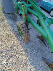 Predám Zetor s príslušenstvom traktor nieje 4x4 - 6