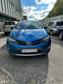 Toyota Auris hybrid - 6