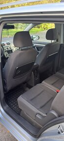 VW Touran 2.0 TDI - 6