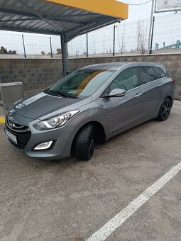 Hyundai i30 CW 1.6crdi 94kw STYLE - 6