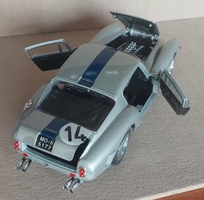 Ferrari 250 GT Berlinette 61 - 1:18 - 6