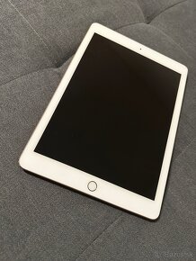 iPad 6.gen, 32 GB, Rose Gold - 6