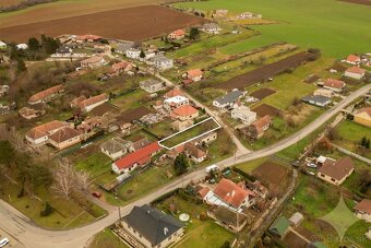 Exkluzívne na predaj stavebný pozemok v obci Kuzmice, okres  - 6