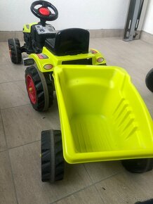 Traktor s prívesným vozíkom - 6