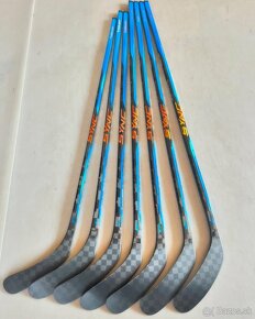 Predám hokejky Bauer Nexus Sync JR/INT nové ‼️ - 6