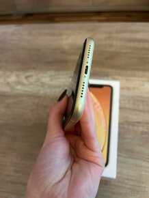 iPhone XR 64 GB Yellow - 6