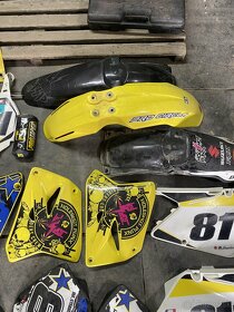 Plasty Suzuki RM 250 / RM 125 - 6