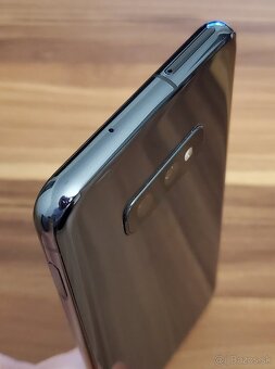 Samsung Galaxy S10e - 6