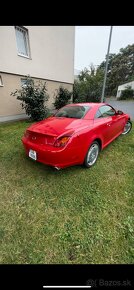 Lexus SC430. Rok 2003, nova STK motor V8 o objemu 4.3L, výko - 6