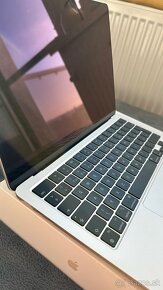 Macbook Air M2 13" /10GB/8GB/512GB - 6