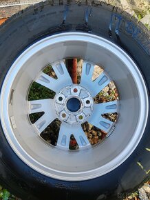 215/60 VW Aragon 5x112 R16 disky - 6