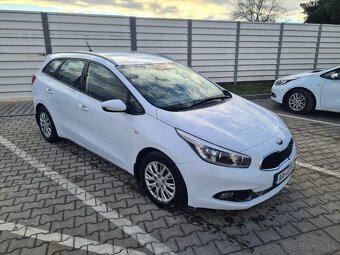 Kia Ceed SW combi 1.6 benzin rok 2013 - 6