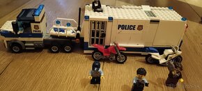 Lego policajné auto - 6