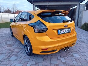 Ford Focus ST 2.0 EcoBoost SCTi ST R - 6