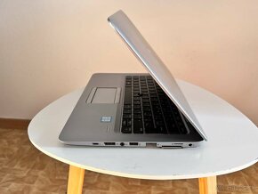 Notebook 12,5" HP.Intel i5-6200U 2x2,30GHz.4gb ram.180gb SSD - 6