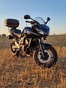 YAMAHA Fazer 600 - 6