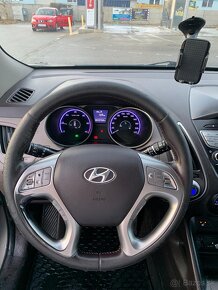 HYUNDAI iX35 2.0 CRDI 4x4 - 6