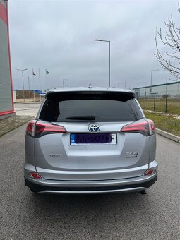 Toyota RAV4 2.5 Hybrid Active + Style AWD e-four - 6