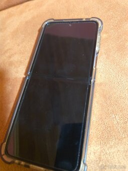 Samsung  galaxi z flip 4 - 6