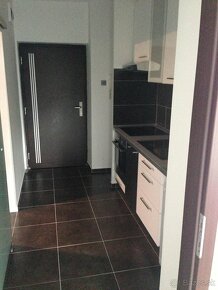 1izb. LAZARETSKÁ UL.(centrum) za 600€/mes. - 6