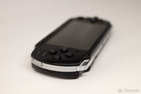 PSP 3000 piano black - 6