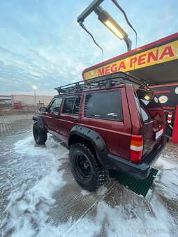 Jeep Cherokee XJ - 6