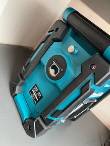 Makita DMR301 Aku rádio s nabíjačkou, DAB, Bluetooth, Li-ion - 6