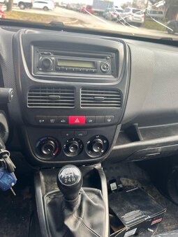 Rozpredám na diely Fiat Doblo II 1.3 JTD 263A2000 A13FD - 6