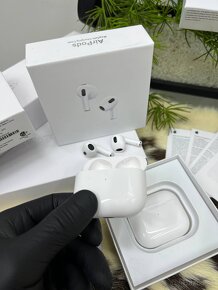 AirPods 3 - 6