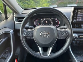 Toyota RAV4 2.0 benzin FWD - automat - 6