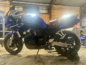 Yamaha FZS 600 Fazer - 6