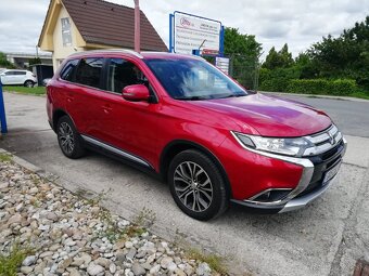 Mitsubishi Outlander  2,2   DI-D   4WD   CVT    7M - 6