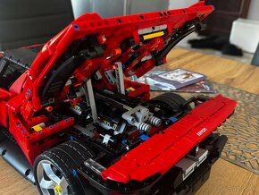 LEGO Ferrari Daytona SP3 42143 - 6