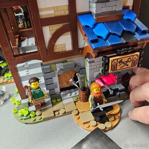 LEGO IDEAS 21325 Medieval Blacksmith - 6