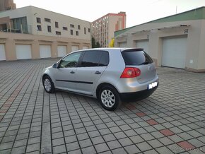 Volkswagen golf 5  1,9 TDI 66kw Manuál - 6