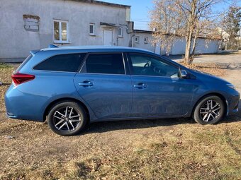 Toyota Auris Touring Sports 1.6 - 6