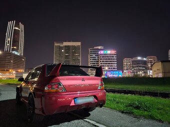 Mitsubishi Lancer Evo 8 - 6