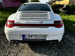 Porsche 911 Carrera 4 - 6