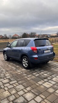 Toyota RAV4 - 6