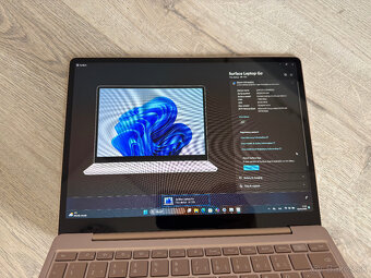 Microsoft Surface Laptop Go - 6